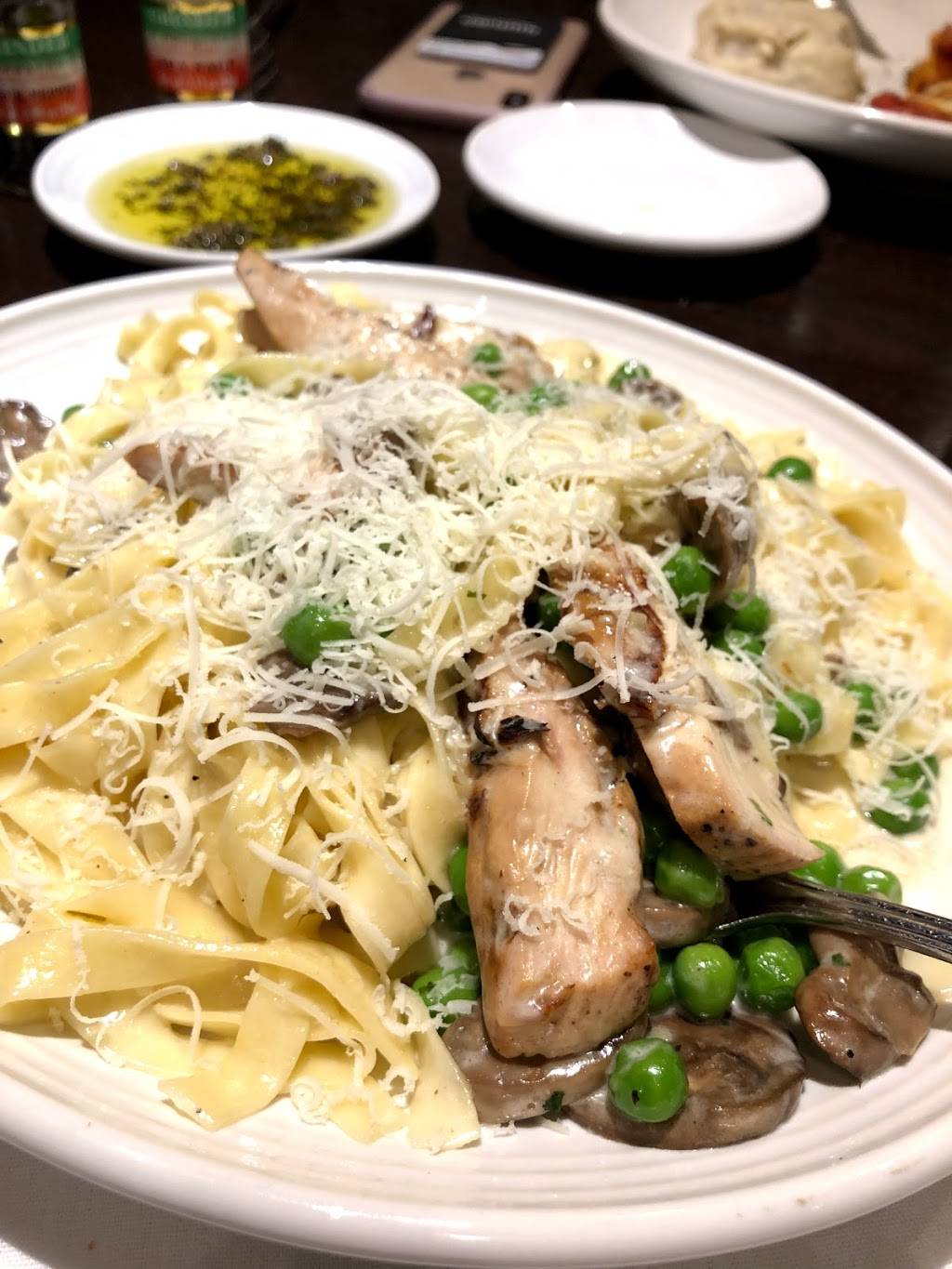 Carrabbas Italian Grill | restaurant | 3340 W Henrietta Rd, Rochester, NY 14623, USA | 5852926120 OR +1 585-292-6120