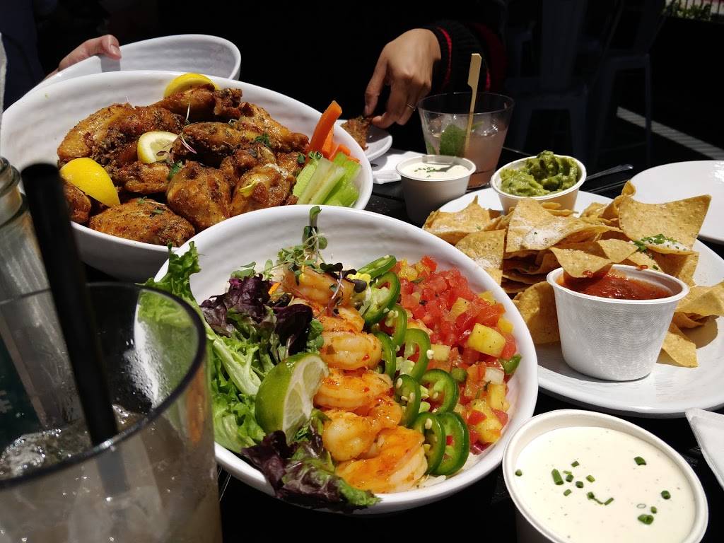 Mavericks Beach Club | restaurant | 860 Garnet Ave, San Diego, CA 92109, USA | 8589990348 OR +1 858-999-0348