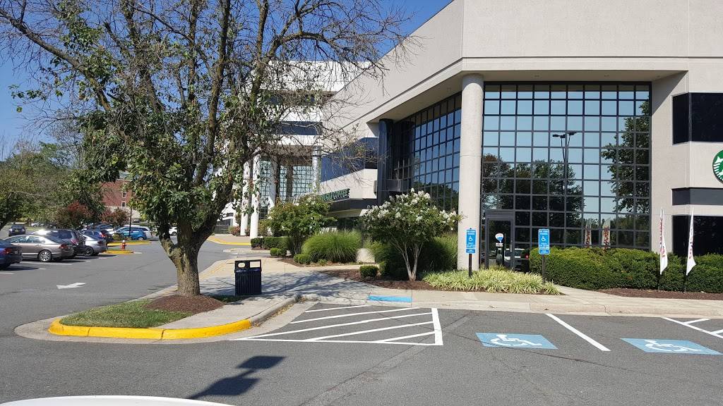 Starbucks | cafe | 12001 Lee Jackson Memorial Hwy, Fairfax, VA 22033, USA | 7032732798 OR +1 703-273-2798