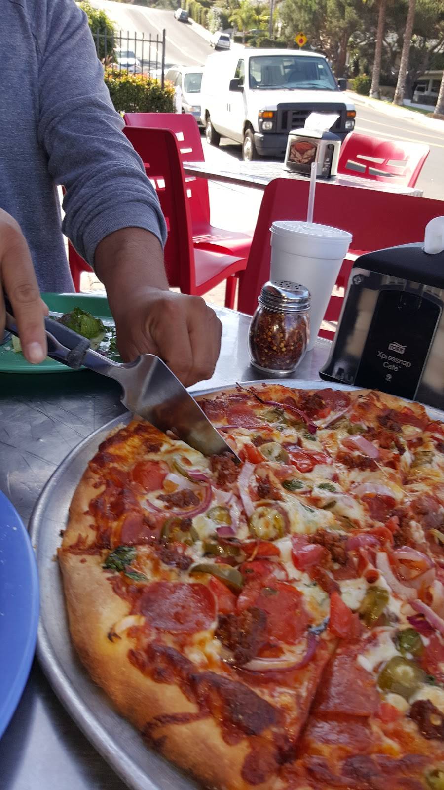 Hanks Pizza | meal delivery | 442 W Manchester Ave, Playa Del Rey, CA 90293, USA | 4242285251 OR +1 424-228-5251