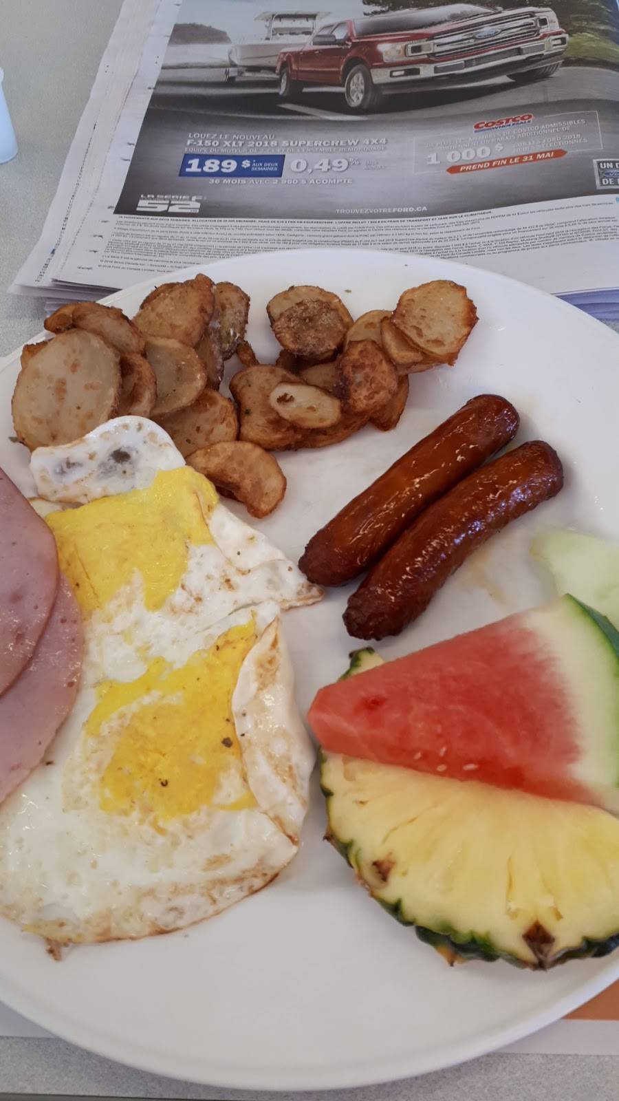 Petit Quebec | restaurant | 1200 Avenue Bourgogne, Chambly, QC J3L 1X4, Canada | 4504474884 OR +1 450-447-4884