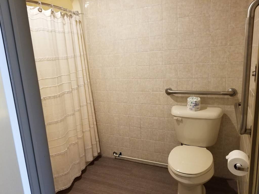 Hessenland Inn | restaurant | 72981 ON-21, Zurich, ON N0M 2T0, Canada | 8665437736 OR +1 866-543-7736