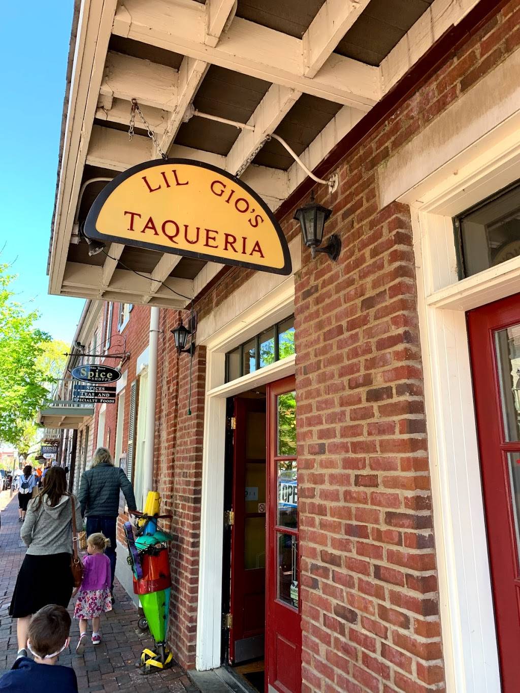 Lil Gios Taqueria | restaurant | 336 S Main St, St Charles, MO 63301, USA | 6368964377 OR +1 636-896-4377