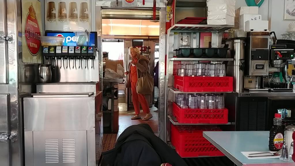 Jackson Hole | restaurant | 69-35 Astoria Blvd N, East Elmhurst, NY 11370, USA | 7182047070 OR +1 718-204-7070