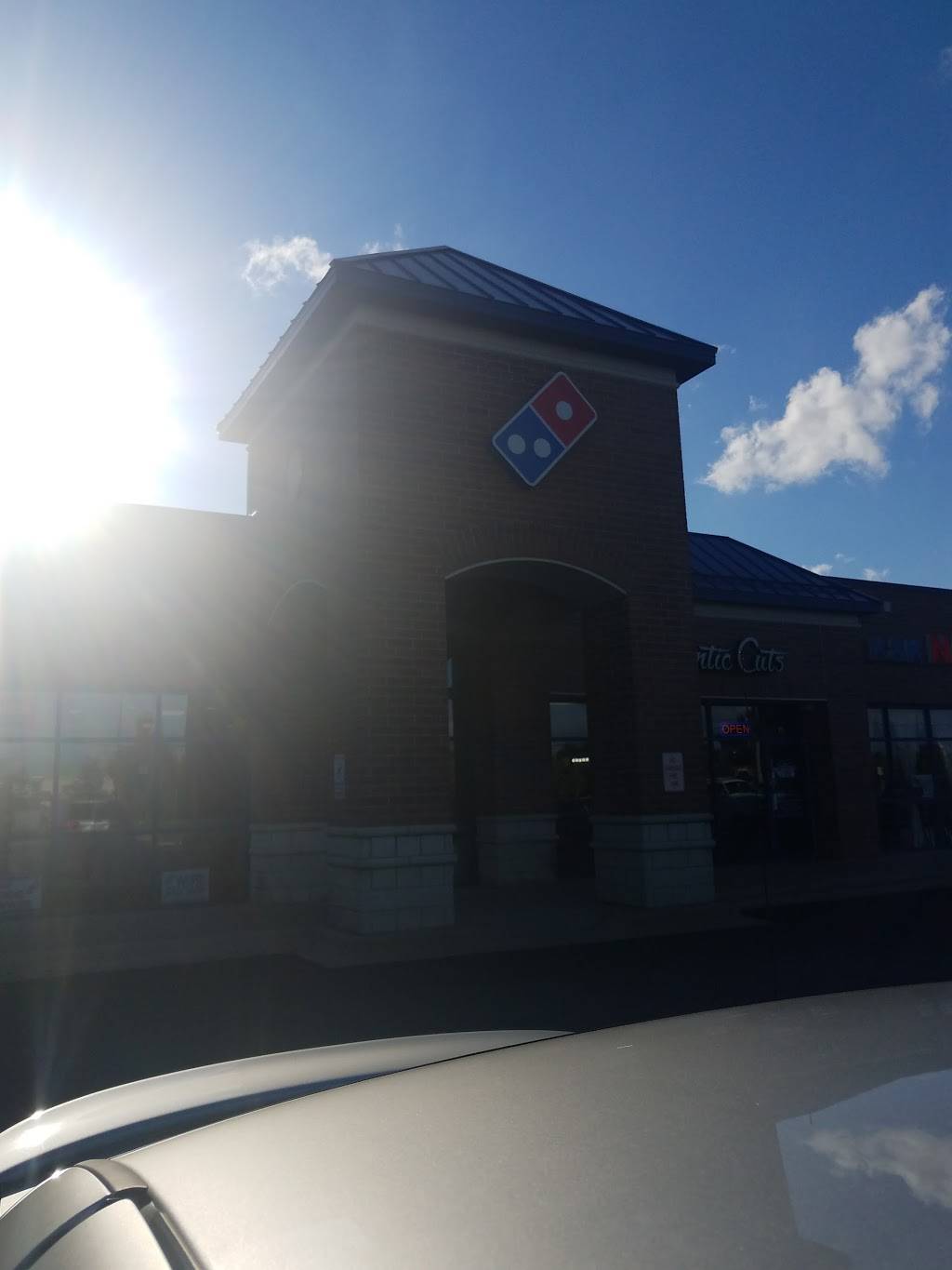 Dominos Pizza | meal delivery | 967 Brook Forest Ave, Shorewood, IL 60404, USA | 7792344200 OR +1 779-234-4200