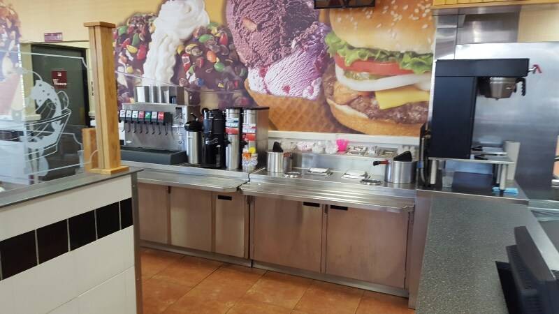 Braums Ice Cream & Burger Restaurant | restaurant | 100 N University Dr, Fort Worth, TX 76107, USA | 8173389072 OR +1 817-338-9072