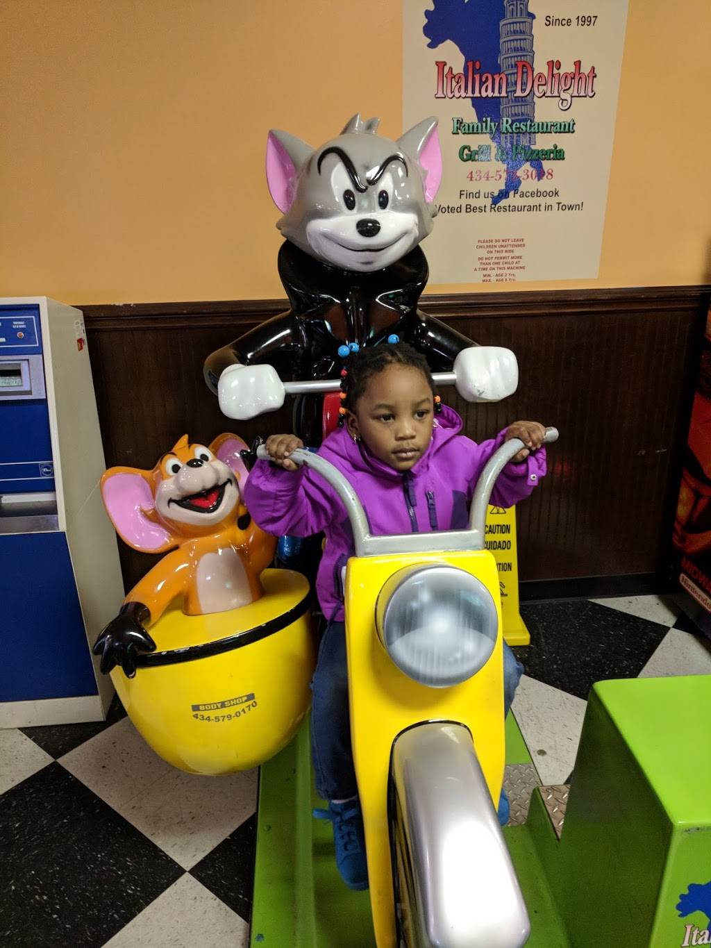 Italian Delight Family Restaurant | restaurant | 3130 Halifax Rd # R, South Boston, VA 24592, USA | 4345753018 OR +1 434-575-3018