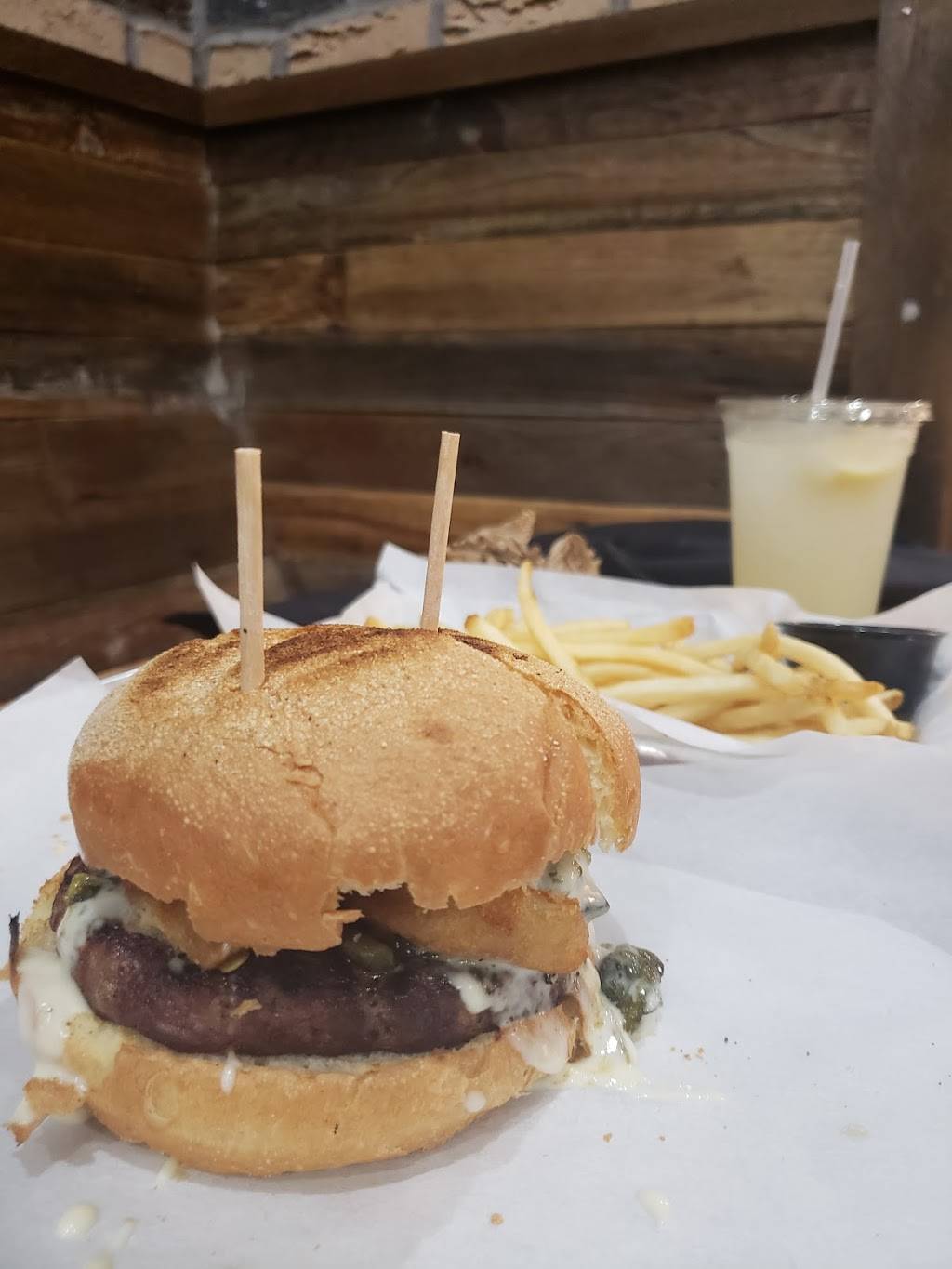 The Grind Burger Bar & Tap Room | restaurant | 7500 W Stacy Rd #150, McKinney, TX 75070, USA | 4696317330 OR +1 469-631-7330