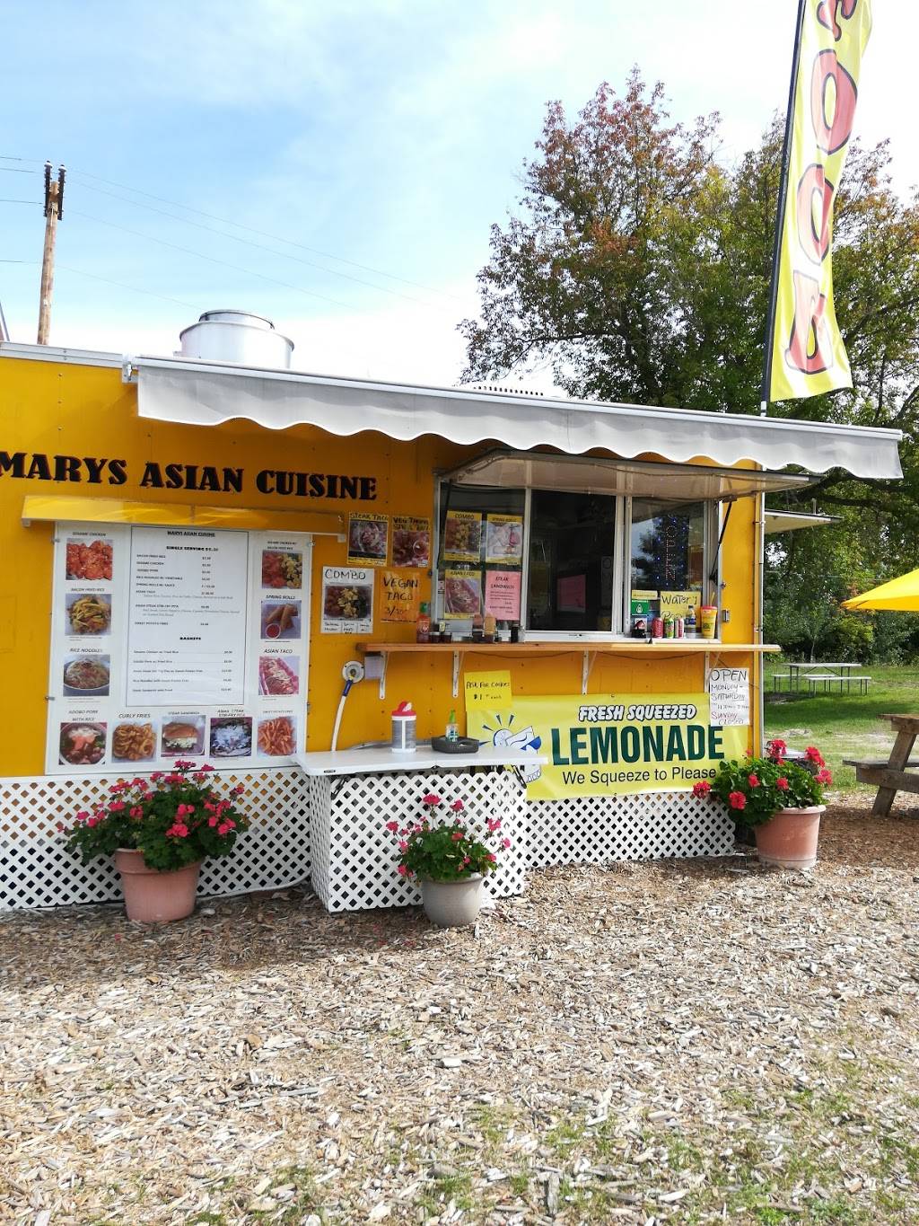Marys Asian Cuisine | restaurant | US-31, Beulah, MI 49617, USA | 2318710716 OR +1 231-871-0716