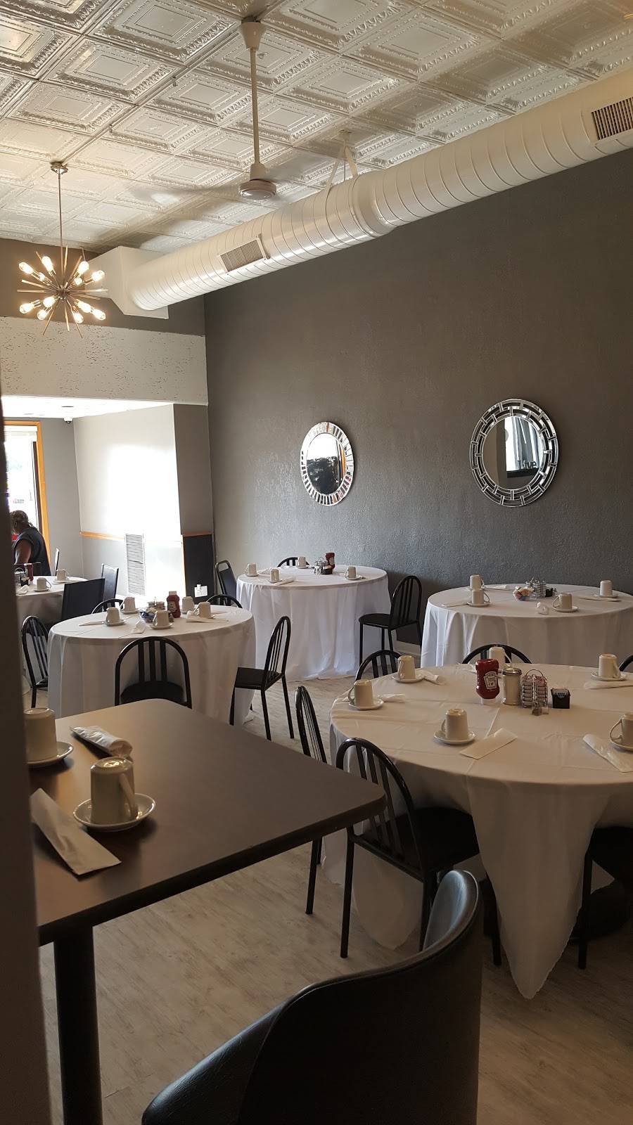 Sisters On Main | restaurant | 307 S Main St, Rockford, IL 61101, USA | 8157088670 OR +1 815-708-8670