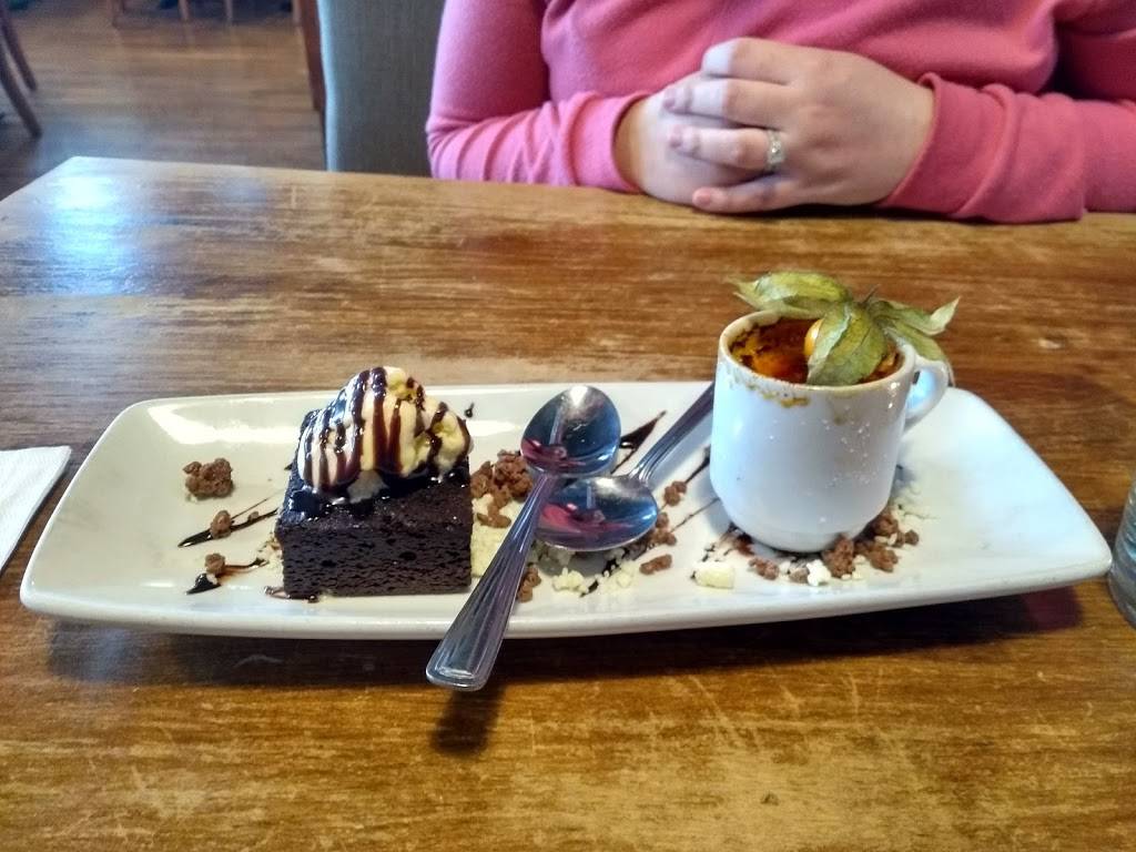 Barley Vine Rail Co | restaurant | 35 Armstrong St, Orangeville, ON L9W 3H6, Canada | 5199423400 OR +1 519-942-3400