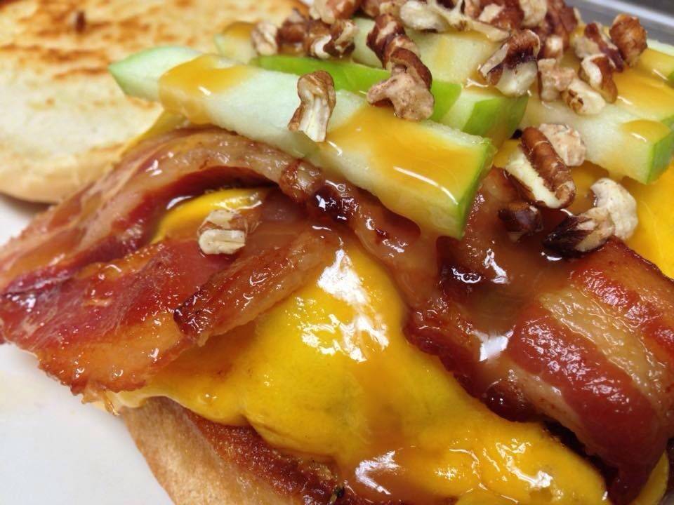 Rhinelander Cafe & Pub | restaurant | 33 N Brown St, Rhinelander, WI 54501, USA | 7153622918 OR +1 715-362-2918