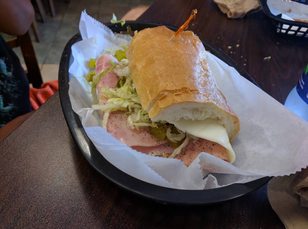 Sub Crazy | restaurant | 5 Mill St, Meredith, NH 03253, USA | 6036777827 OR +1 603-677-7827