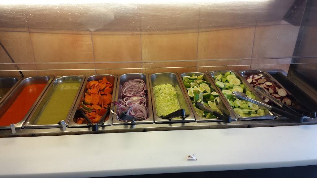 Salsitas | restaurant | 35 N Country Club Dr, Mesa, AZ 85201, USA | 6024353739 OR +1 602-435-3739