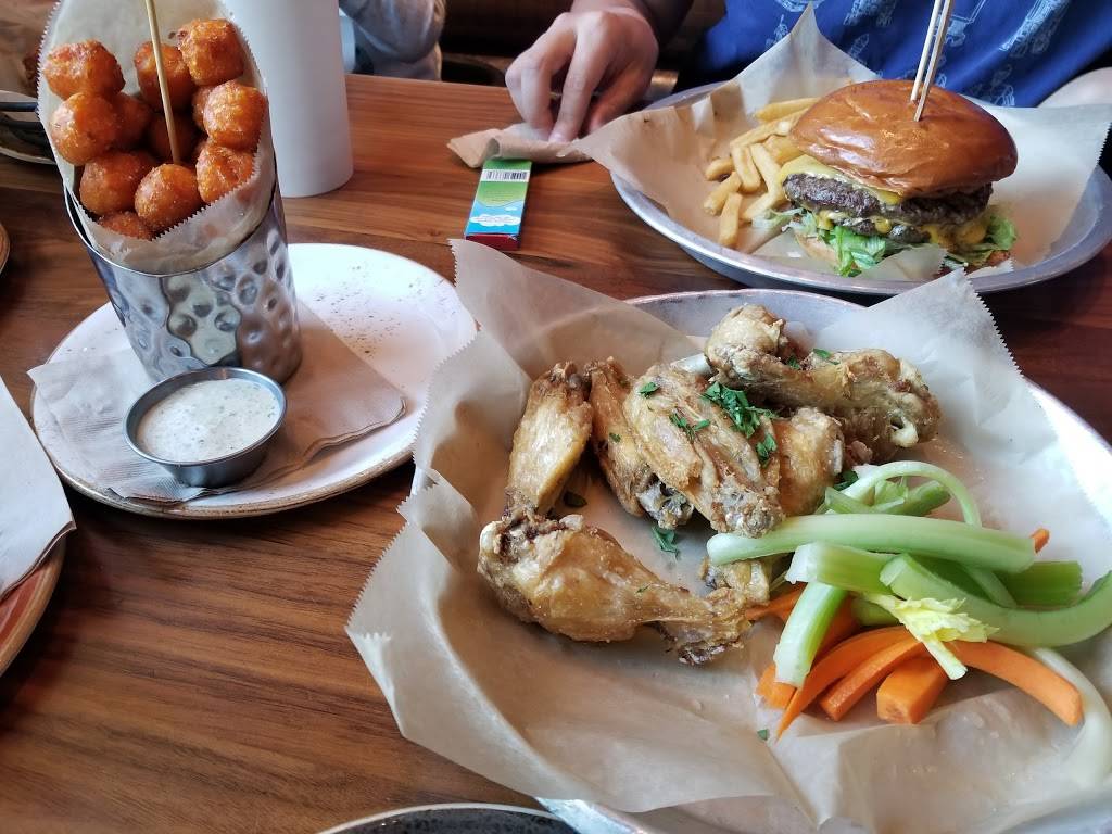 Lazy Dog Restaurant & Bar | restaurant | 4805 Hacienda Dr, Dublin, CA 94568, USA | 9253613690 OR +1 925-361-3690