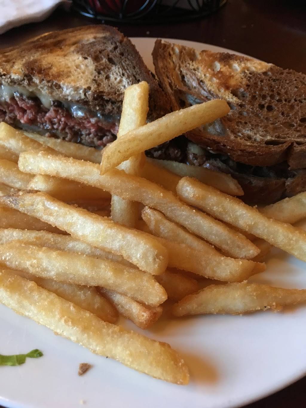 The Irish Legend | restaurant | 8933 Archer Ave, Willow Springs, IL 60480, USA | 7083305264 OR +1 708-330-5264