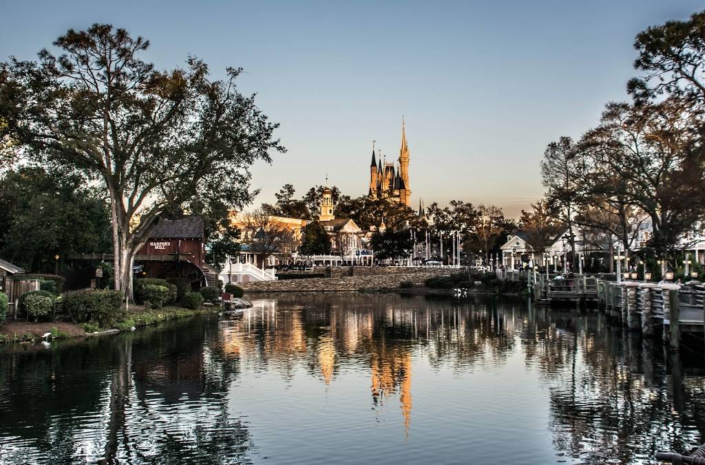 Westward Ho | meal takeaway | 1510 North Avenue of the Stars, Orlando, FL 32836, USA | 4079393463 OR +1 407-939-3463