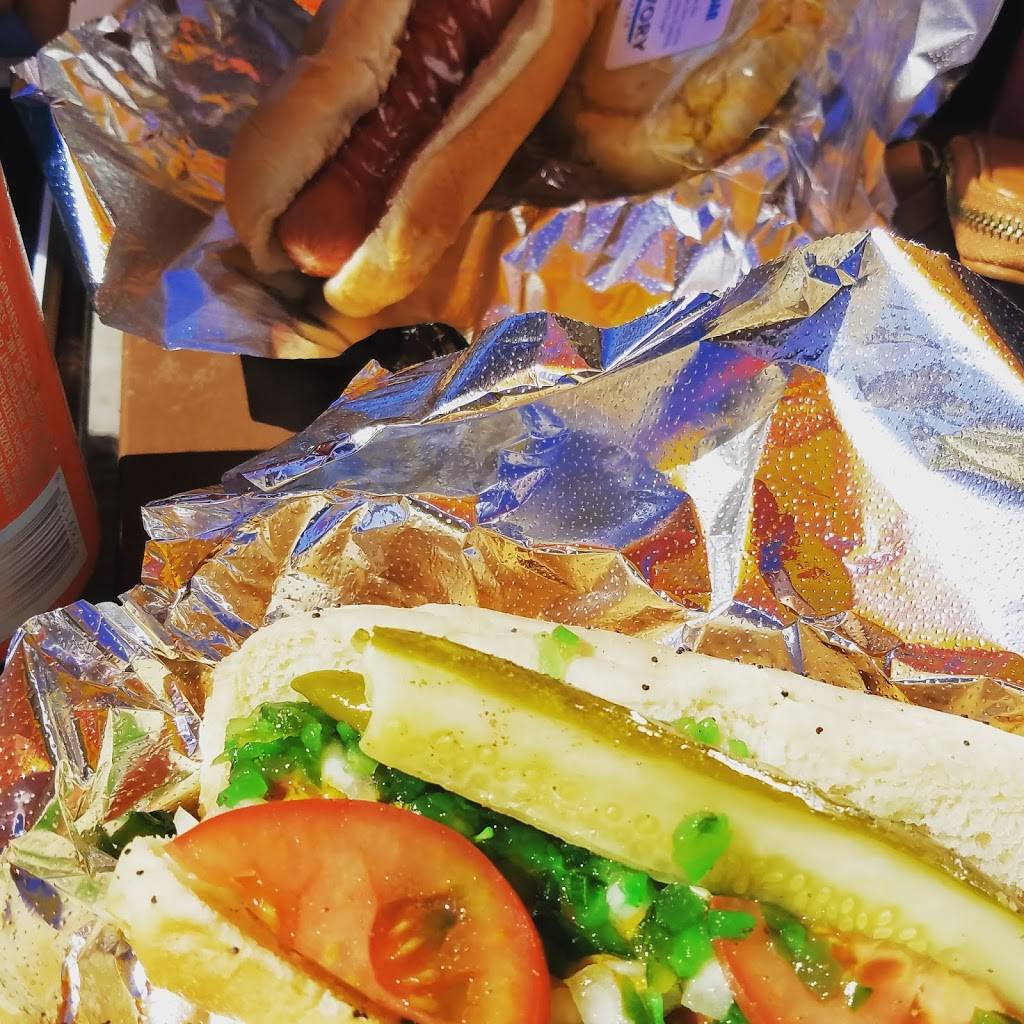 Duffs Doggz | restaurant | 12047 Carmel Mountain Rd, San Diego, CA 92128, USA | 8584851717 OR +1 858-485-1717