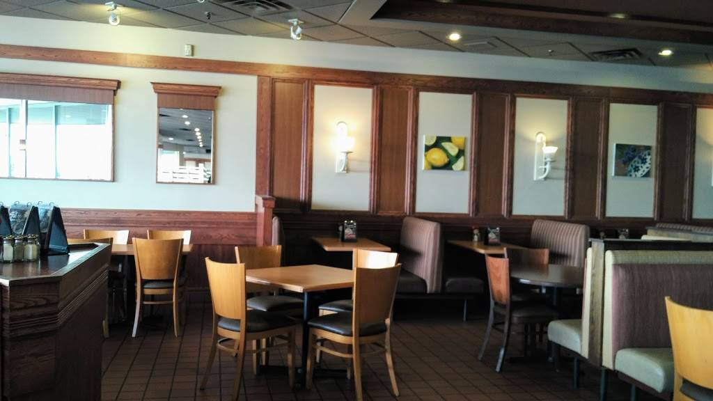 Swiss Chalet | restaurant | 7700 Bathurst St, Thornhill, ON L4J 7Y3, Canada | 9057717666 OR +1 905-771-7666