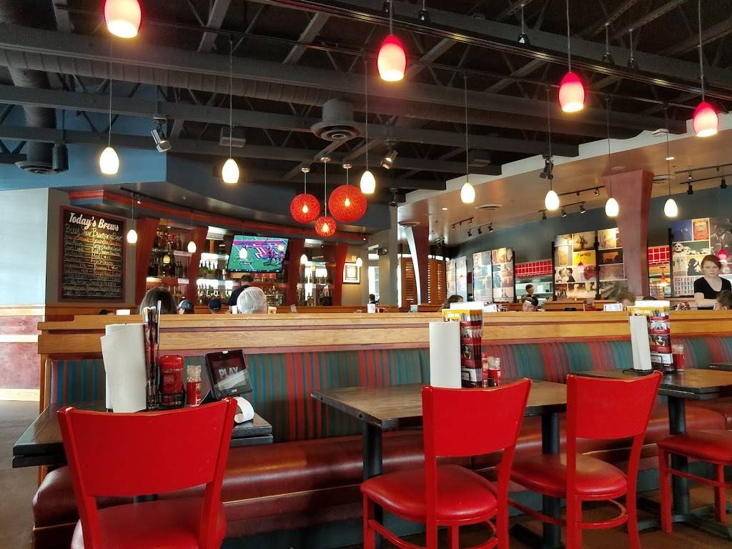 Red Robin Gourmet Burgers and Brews | restaurant | 9810 Riverside Pkwy, Tulsa, OK 74137, USA | 9182960072 OR +1 918-296-0072