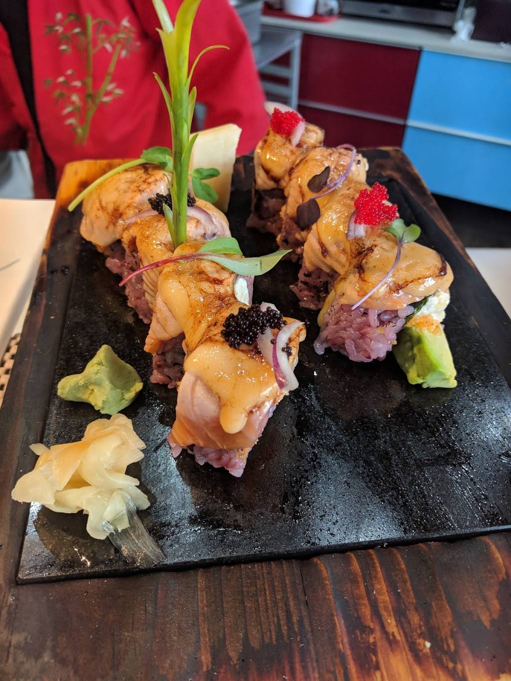 Krazy Roll | restaurant | 84 Marine Parade Dr, Etobicoke, ON M8V 0A3, Canada | 6473522270 OR +1 647-352-2270