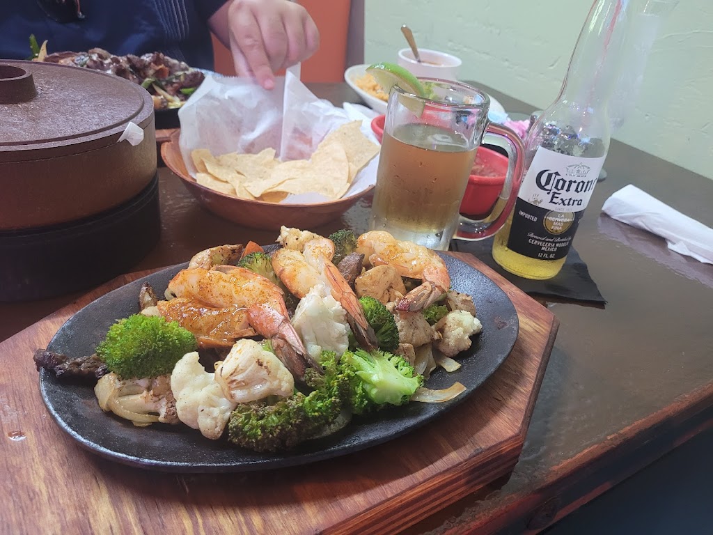 Azul Agave | restaurant | 20669 W Lake Houston Pkwy, Humble, TX 77346, USA | 2815704526 OR +1 281-570-4526