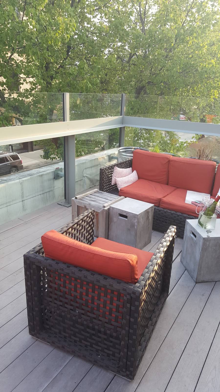 Social Kitchen and Bar | restaurant | 225 E Maple Rd, Birmingham, MI 48009, USA | 2485944200 OR +1 248-594-4200