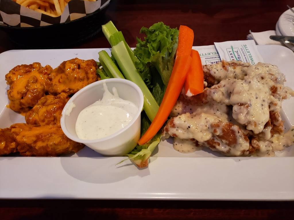 Maloneys Pub | restaurant | 239 N 2nd St, Eldridge, IA 52748, USA | 5632857675 OR +1 563-285-7675