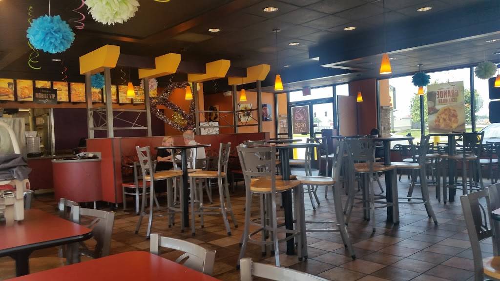 Taco Bell | meal takeaway | 1410 E Main St, Carbondale, IL 62901, USA | 6185498433 OR +1 618-549-8433