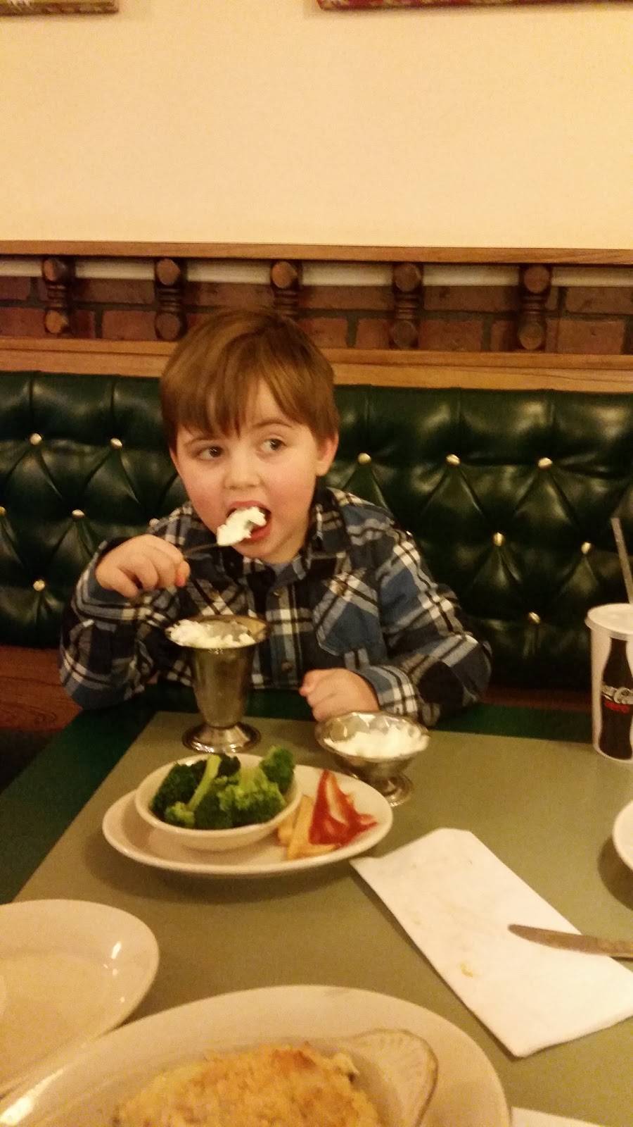 Veanos Italian Kitchen | restaurant | 16 Sheep Davis Rd, Pembroke, NH 03275, USA | 6032242400 OR +1 603-224-2400