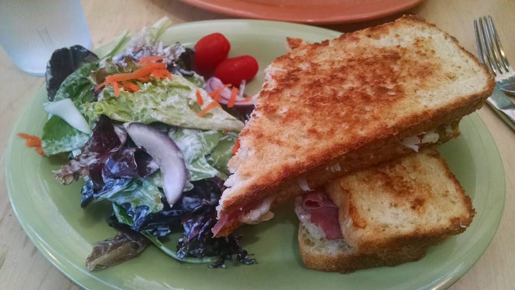 Watershed Pub & Kitchen | restaurant | 10104 3rd Ave NE, Seattle, WA 98125, USA | 2067297433 OR +1 206-729-7433