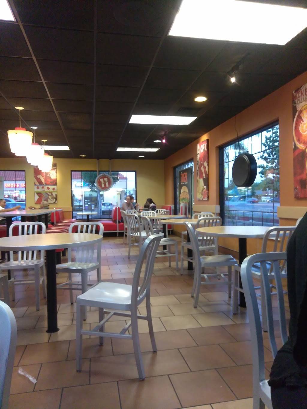 KFC | restaurant | 10061 Magnolia Ave, Riverside, CA 92503, USA | 9516890573 OR +1 951-689-0573