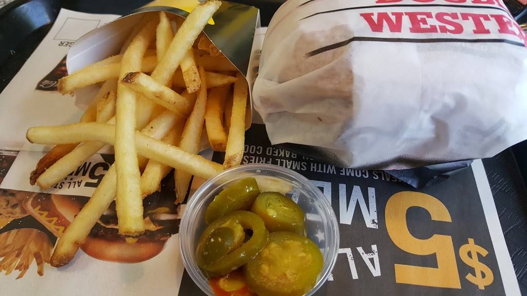 Carls Jr. | restaurant | 1701 Cowell Blvd, Davis, CA 95618, USA | 5307561626 OR +1 530-756-1626