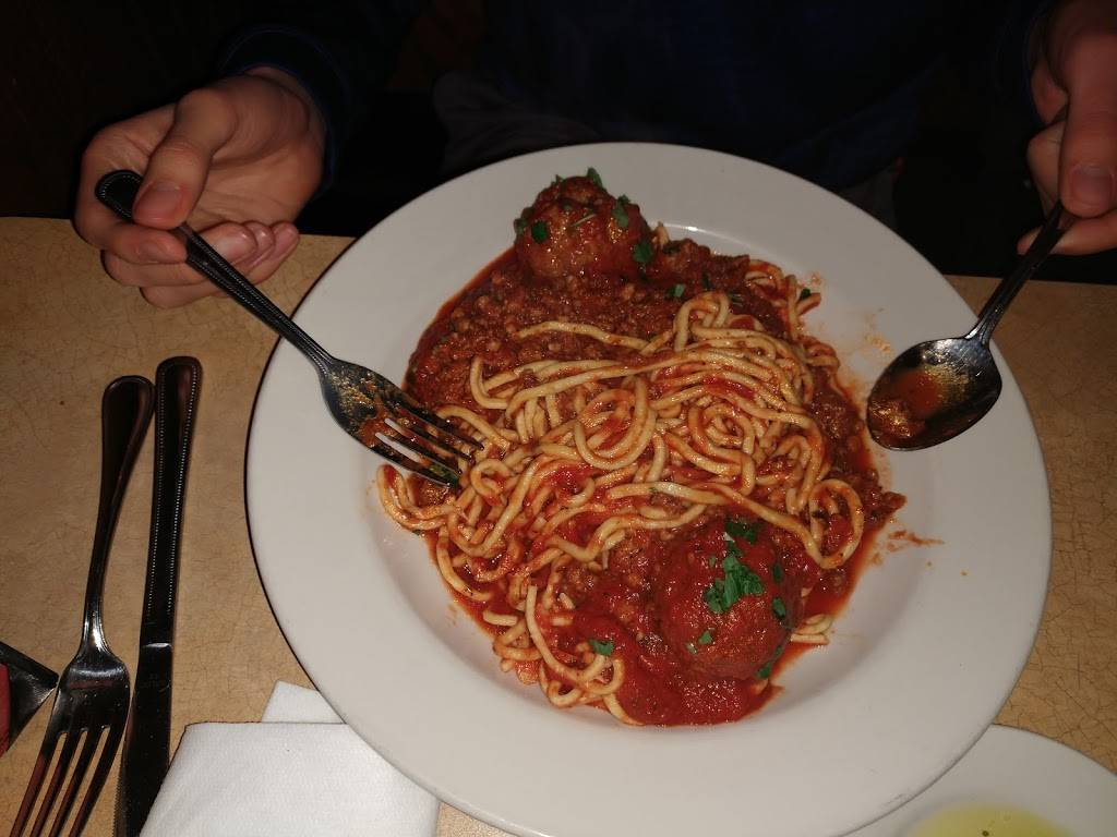 Pilonis Italian Restaurant | restaurant | 1733 Lafayette Ave, Terre Haute, IN 47804, USA | 8124664744 OR +1 812-466-4744