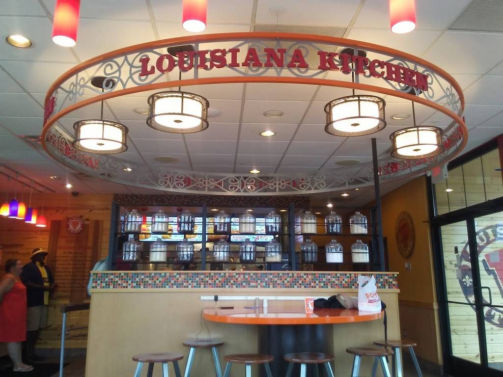 Popeyes Louisiana Kitchen | restaurant | 3010 S Martin Luther King Jr Blvd, Lansing, MI 48910, USA | 5178879861 OR +1 517-887-9861