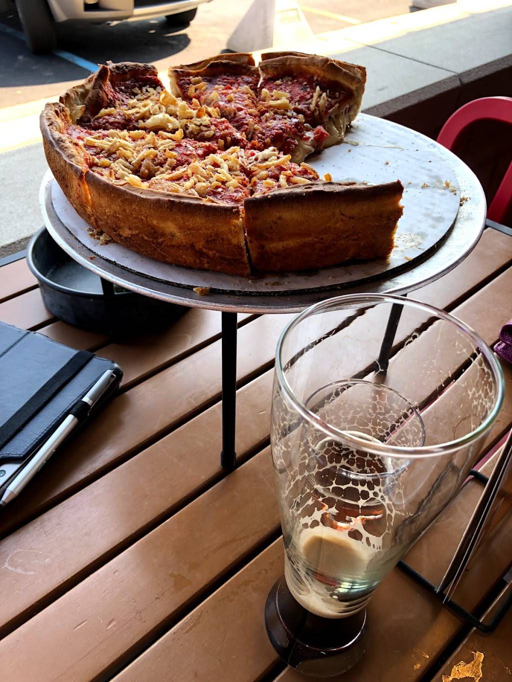 Giordanos | restaurant | 3333 W Shore Dr, Holland, MI 49424, USA | 6168886000 OR +1 616-888-6000