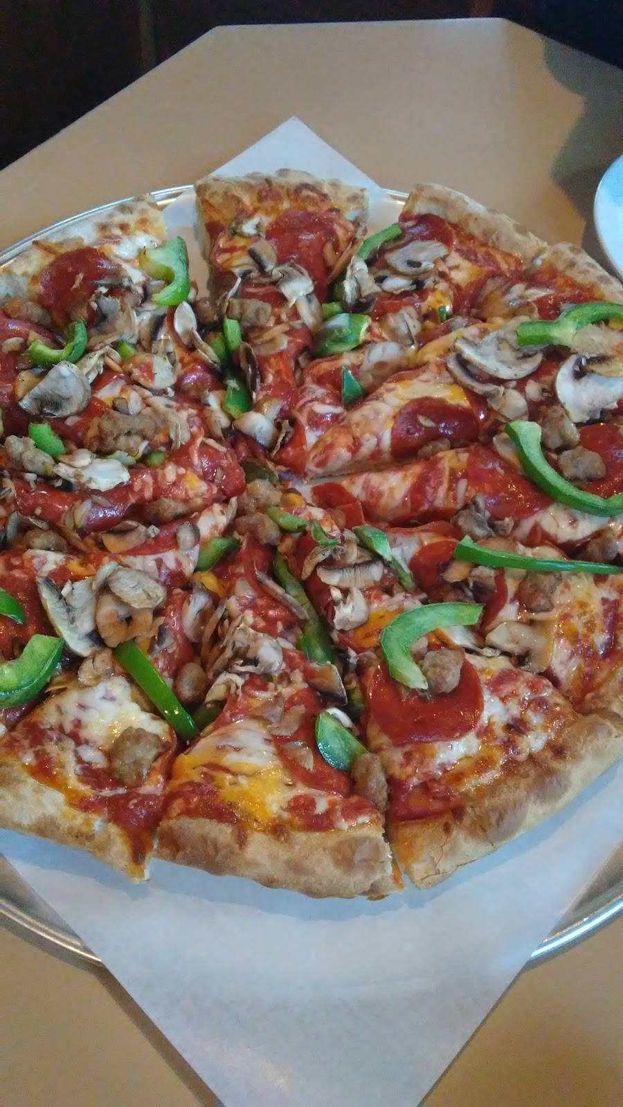 Road House Pizza | restaurant | 565 Forest Shade Rd, Crestline, CA 92325, USA | 9093385040 OR +1 909-338-5040