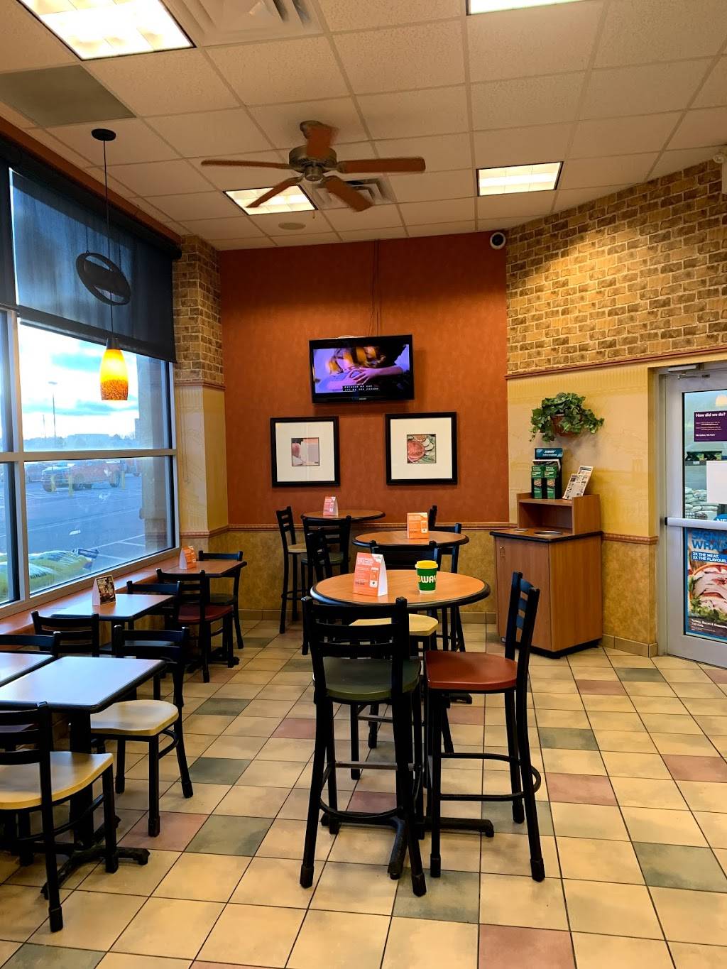 Subway | restaurant | Lowes, 1390 Quinn Dr, Sarnia, ON N7S 6M8, Canada | 5194918827 OR +1 519-491-8827