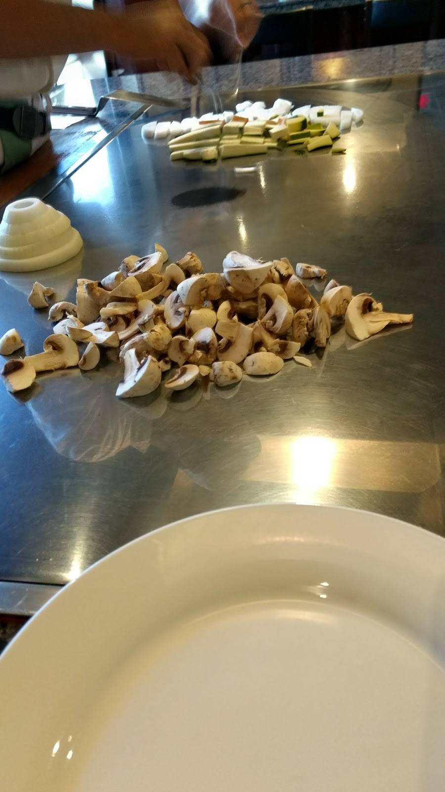 Ten Restaurant | restaurant | 11655 Boul Gouin O, Pierrefonds, QC H8Y 1Y4, Canada | 5146849919 OR +1 514-684-9919