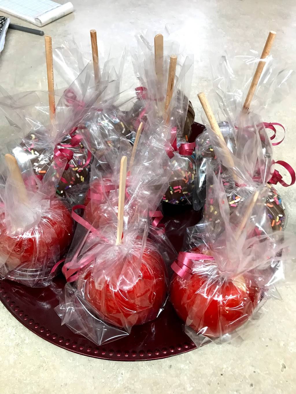 Emily’s Snacks | meal takeaway | 205 N King St, Seguin, TX 78155, USA | 9564087996 OR +1 956-408-7996