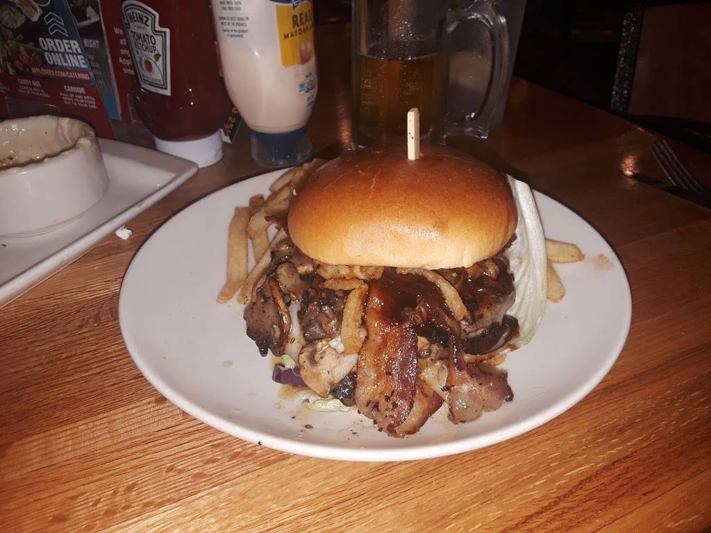 Applebees Grill + Bar | restaurant | 951 Cedar Lake Rd, Biloxi, MS 39532, USA | 2287023700 OR +1 228-702-3700