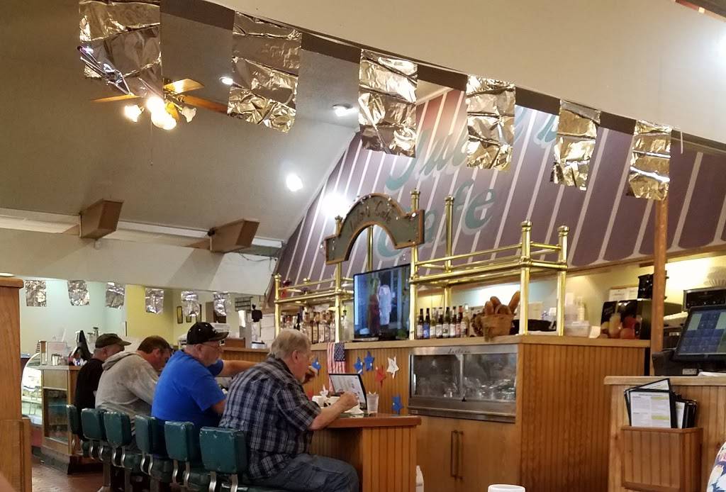 Julies Cafe & Catering | restaurant | 1685 Main St, Green Bay, WI 54302, USA | 9204693366 OR +1 920-469-3366