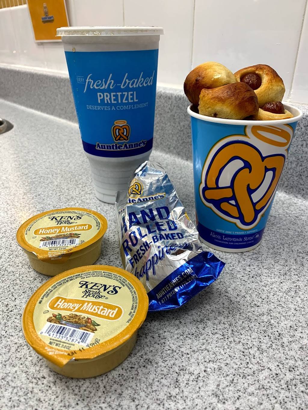 Auntie Annes | restaurant | 8200 Vineland Ave #1233, Orlando, FL 32821, USA | 4072387774 OR +1 407-238-7774