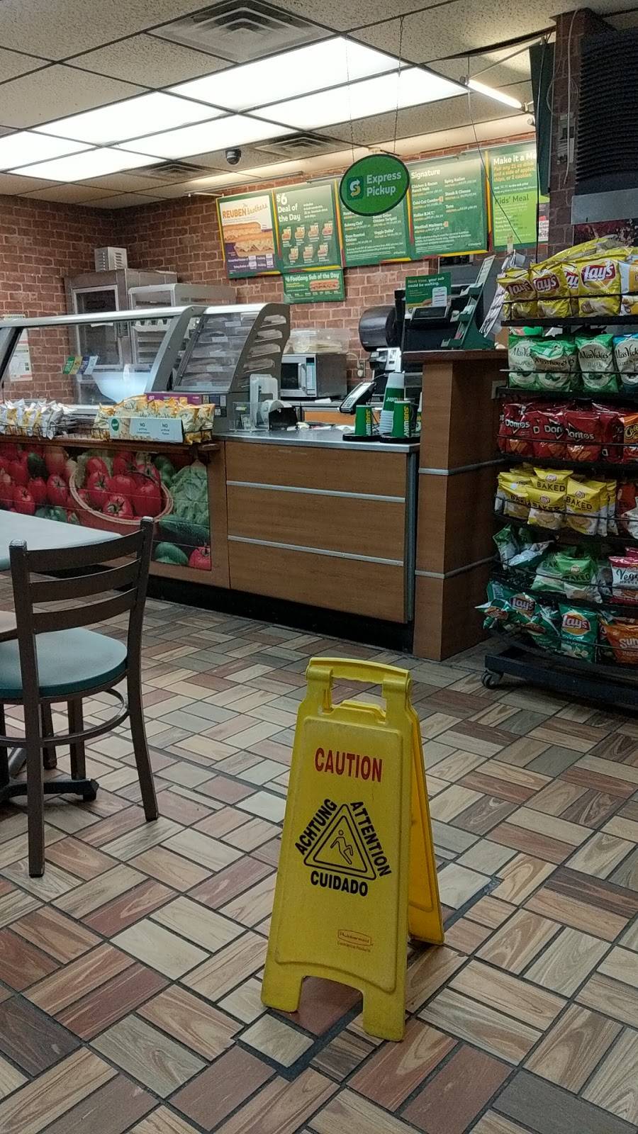 Subway | restaurant | 2560 TX-71, Columbus, TX 78934, USA | 9797328666 OR +1 979-732-8666