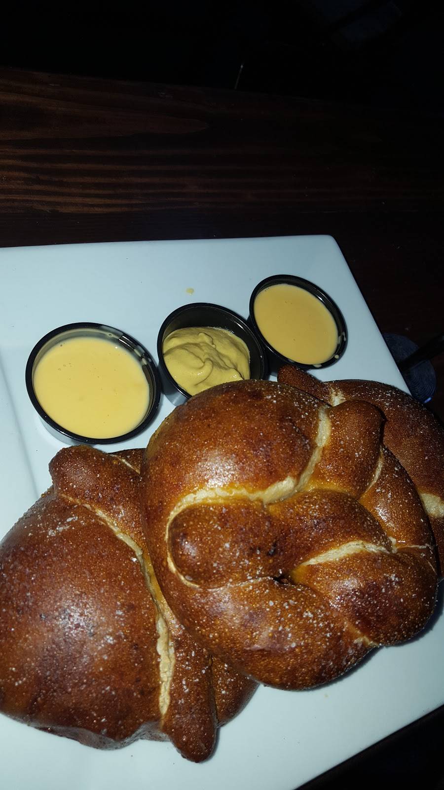 Surly Goat Encino | restaurant | 17337 Ventura Blvd #100a, Encino, CA 91316, USA | 8184538245 OR +1 818-453-8245