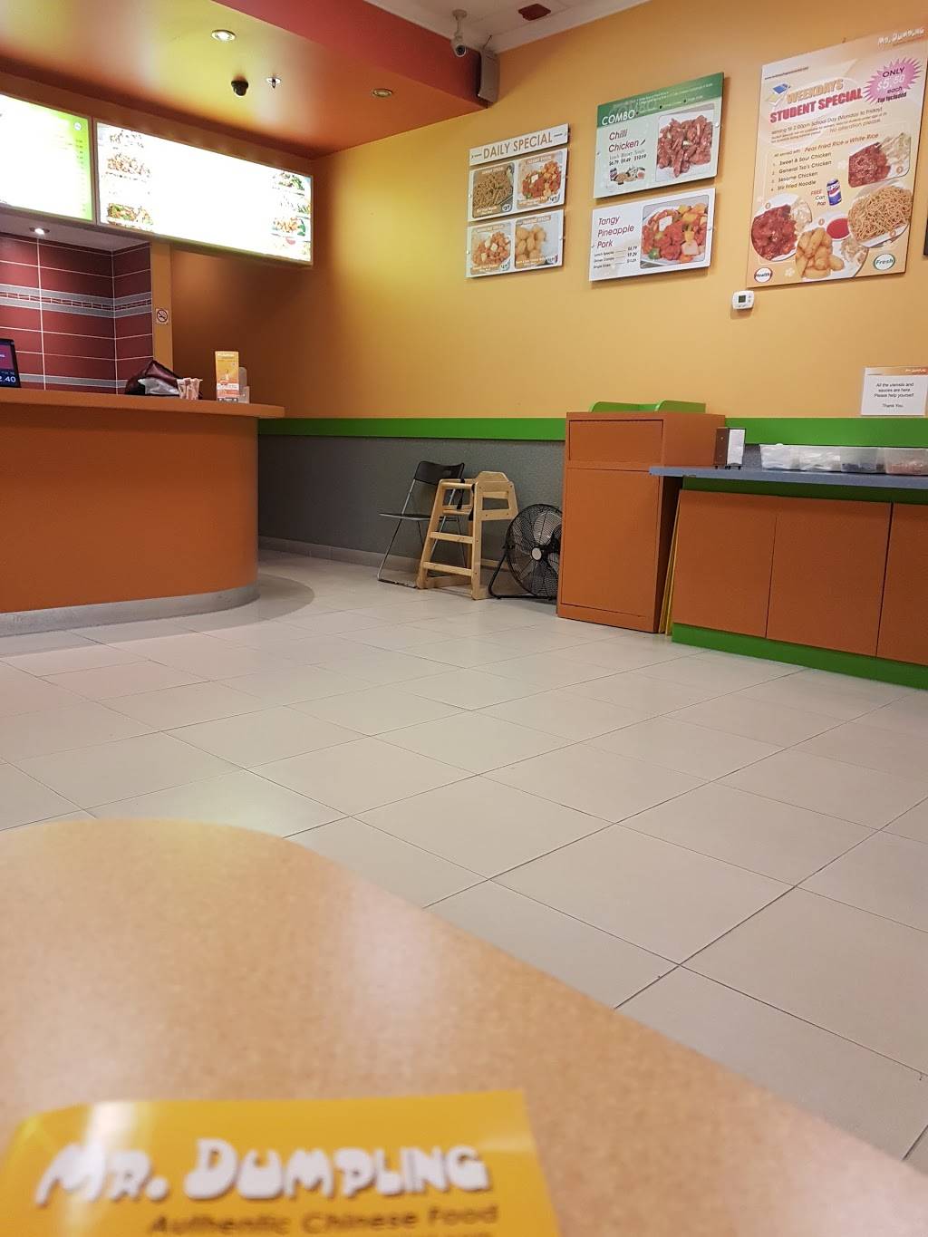 Mr Dumpling | restaurant | 16640 Yonge St, Newmarket, ON L3X 3A1, Canada | 9058361188 OR +1 905-836-1188