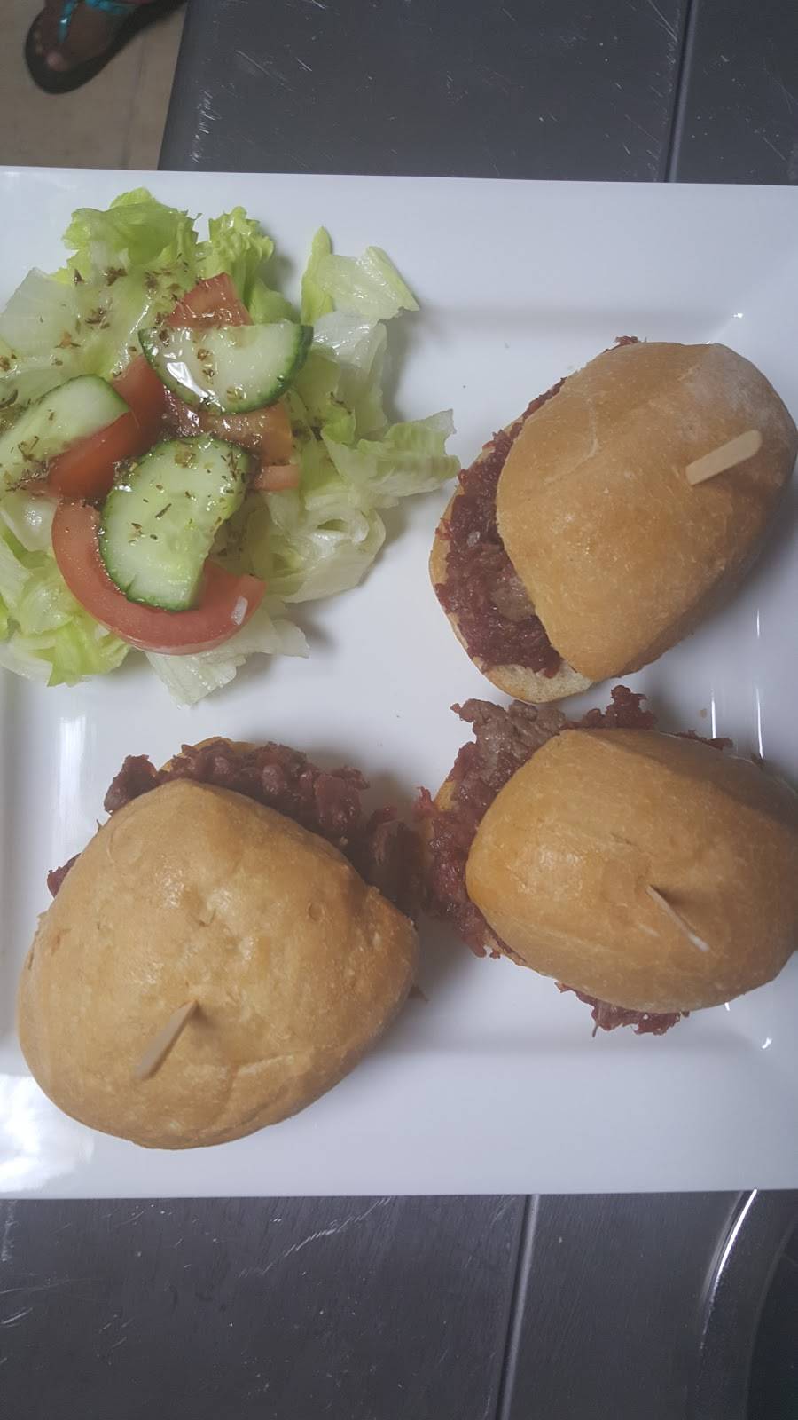 Meda Lounge and Restaurant | restaurant | 1397 Danforth Ave, Toronto, ON M4J 1N2, Canada | 4164656332 OR +1 416-465-6332