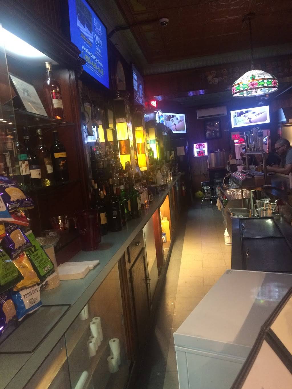 Flat Iron Tavern | restaurant | 430 New Brunswick Ave, Perth Amboy, NJ 08861, USA | 7328264470 OR +1 732-826-4470