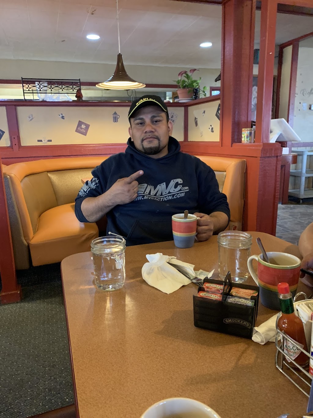 Country Waffles | restaurant | 1484 Clovis Ave, Clovis, CA 93612, USA | 5593240577 OR +1 559-324-0577