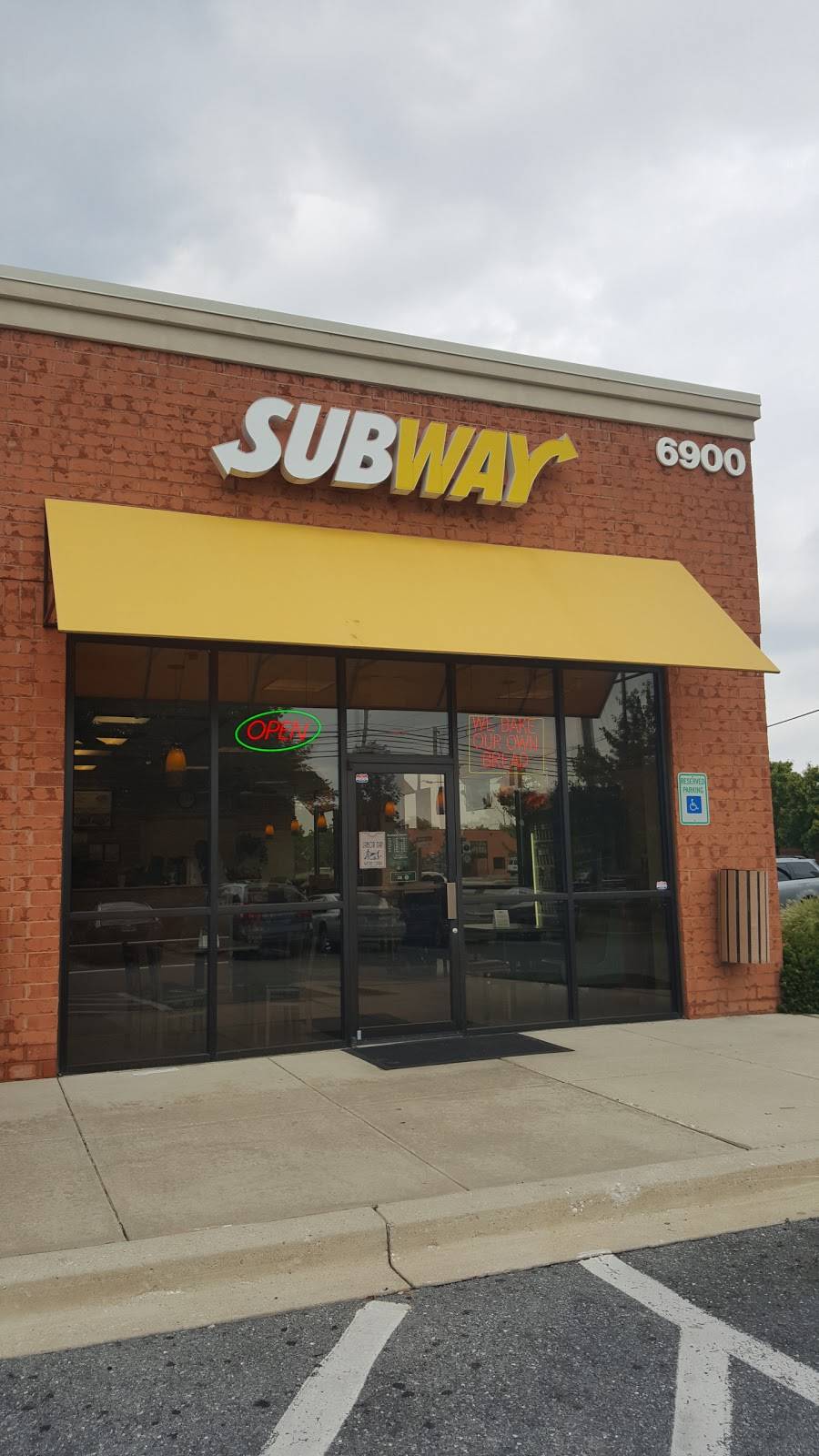 Subway Restaurants | restaurant | 6900 Dogwood Rd, Windsor Mill, MD 21244, USA | 4434366111 OR +1 443-436-6111